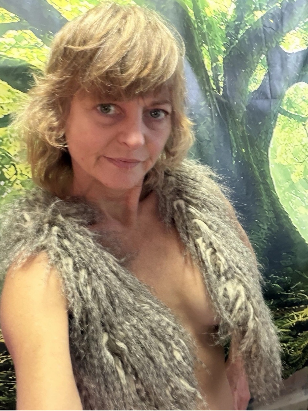 Chunky Fuzzy Faux Fur Vest in Heathered Gray